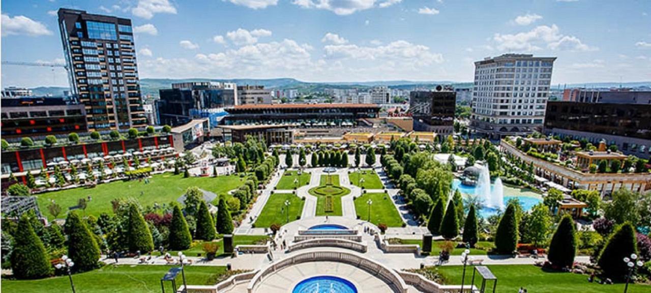 B House Rooms Iasi Buitenkant foto