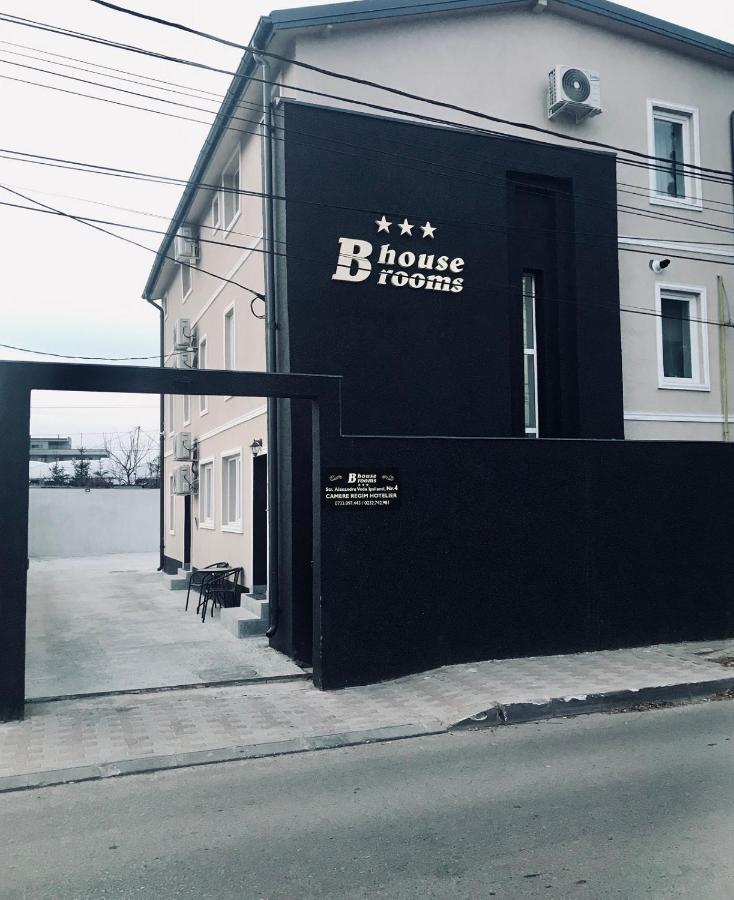B House Rooms Iasi Buitenkant foto