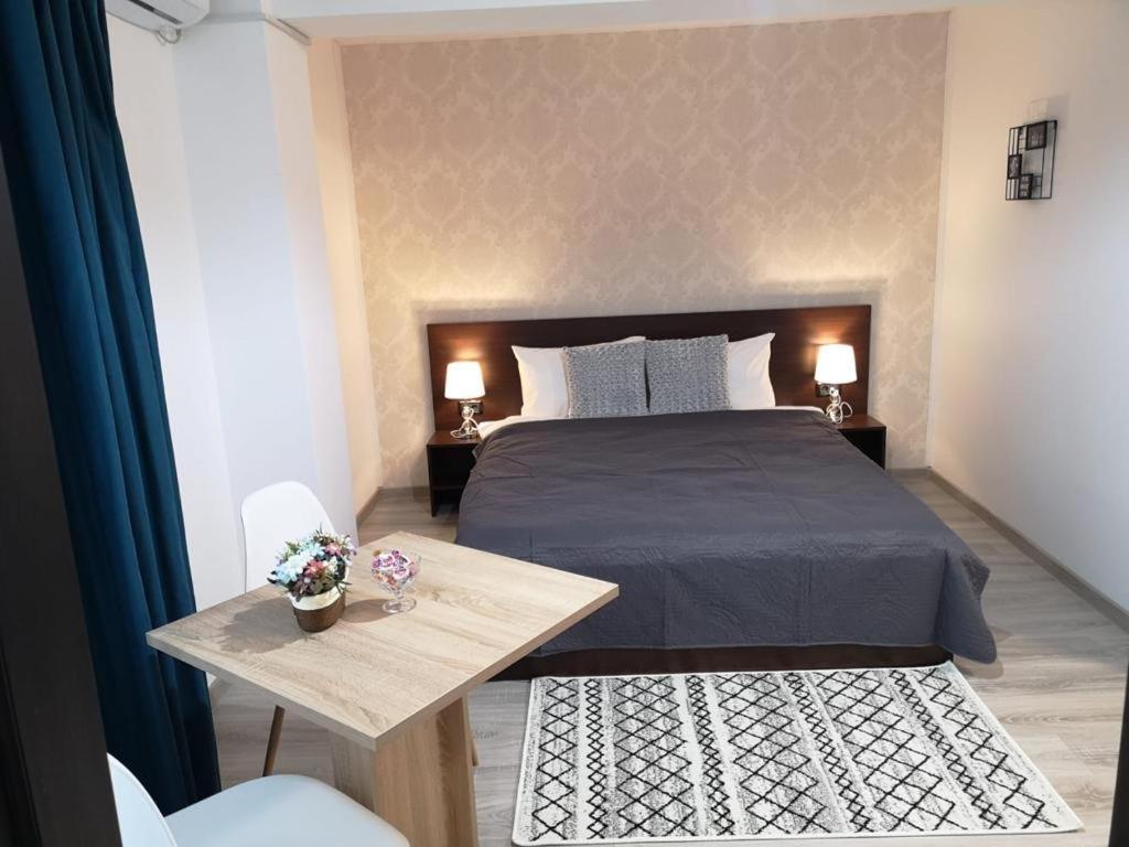 B House Rooms Iasi Buitenkant foto